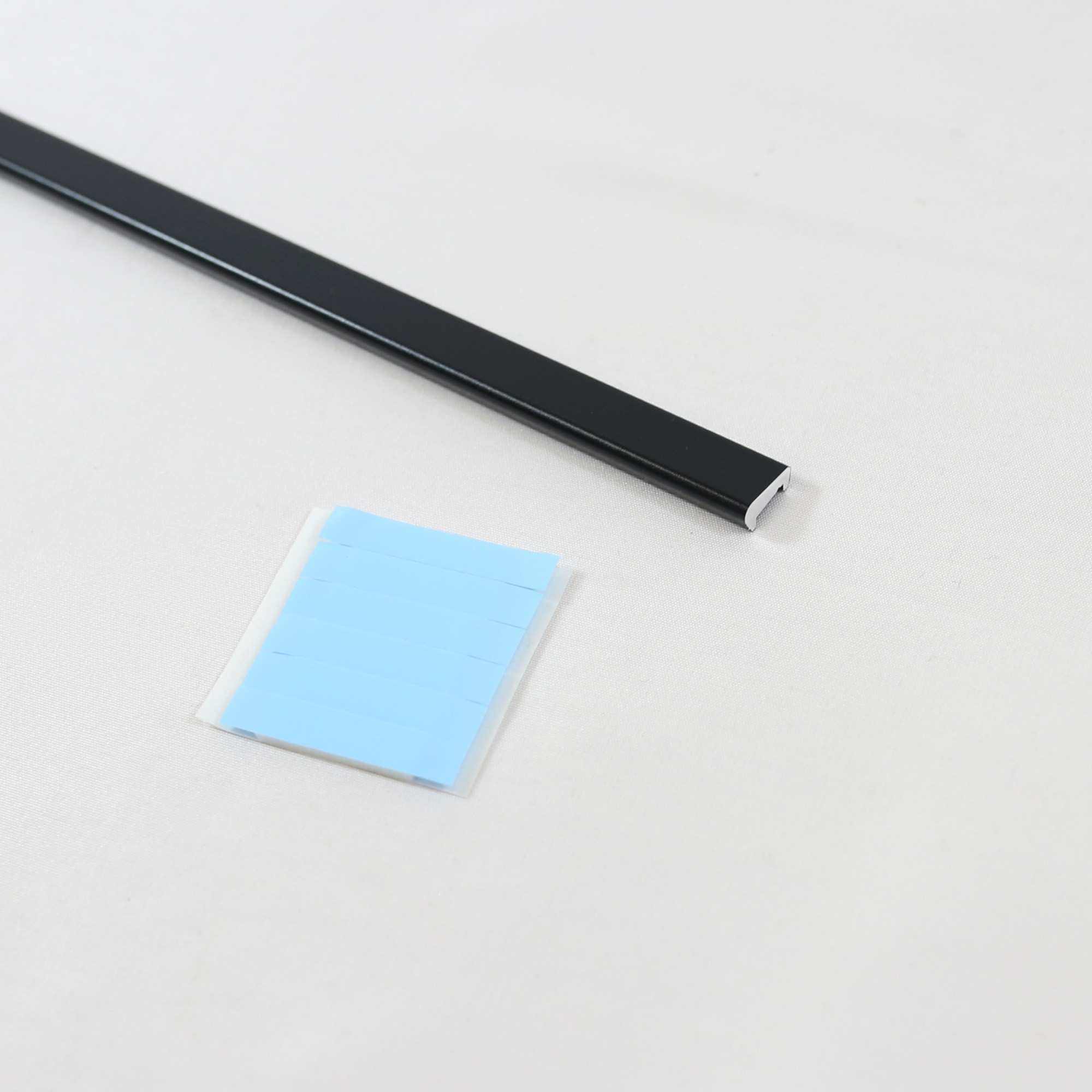 Wasserleiste Schwarz matt+ Klebestreifen