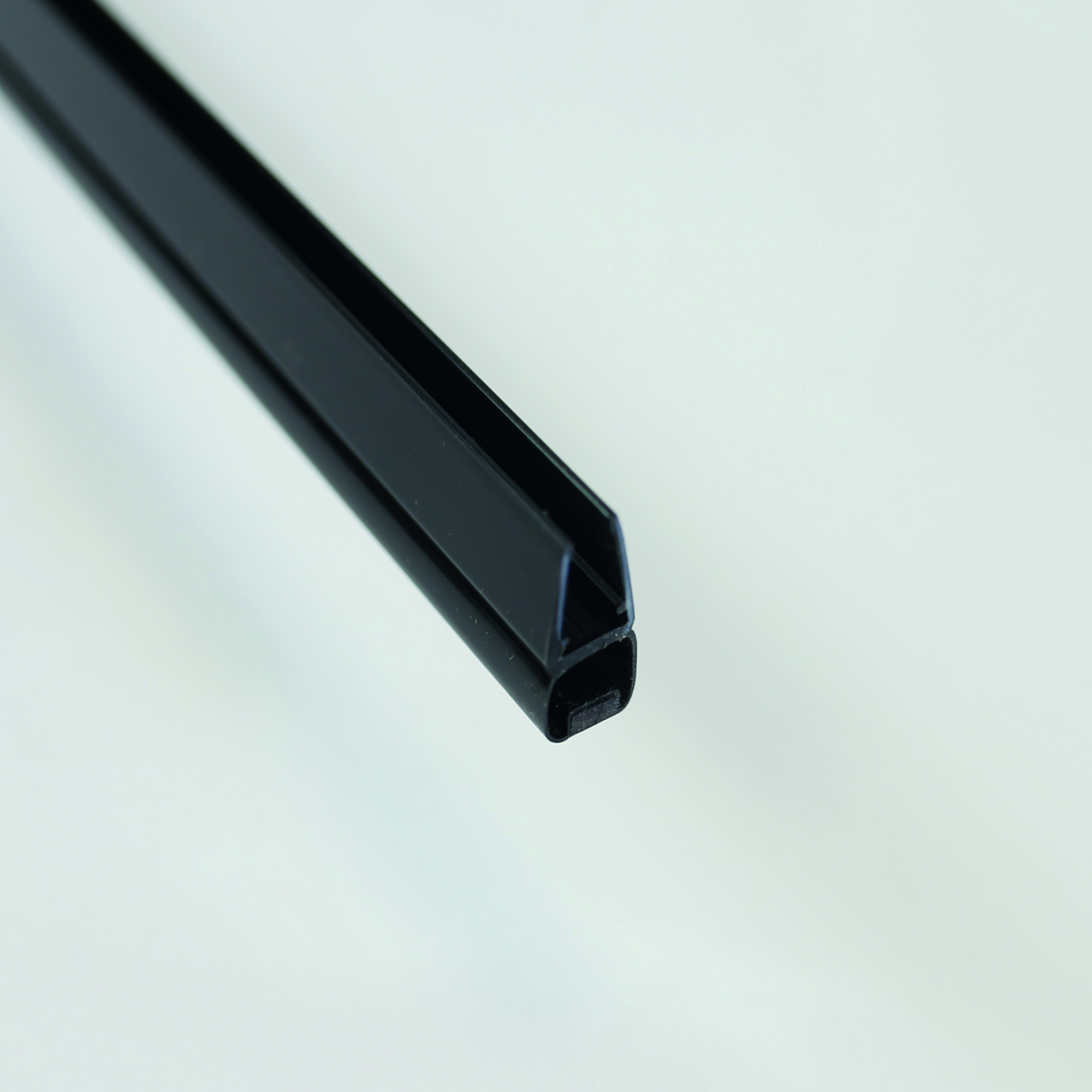 Magnetprofil schwarz matt, Länge 2000 mm, einzeln