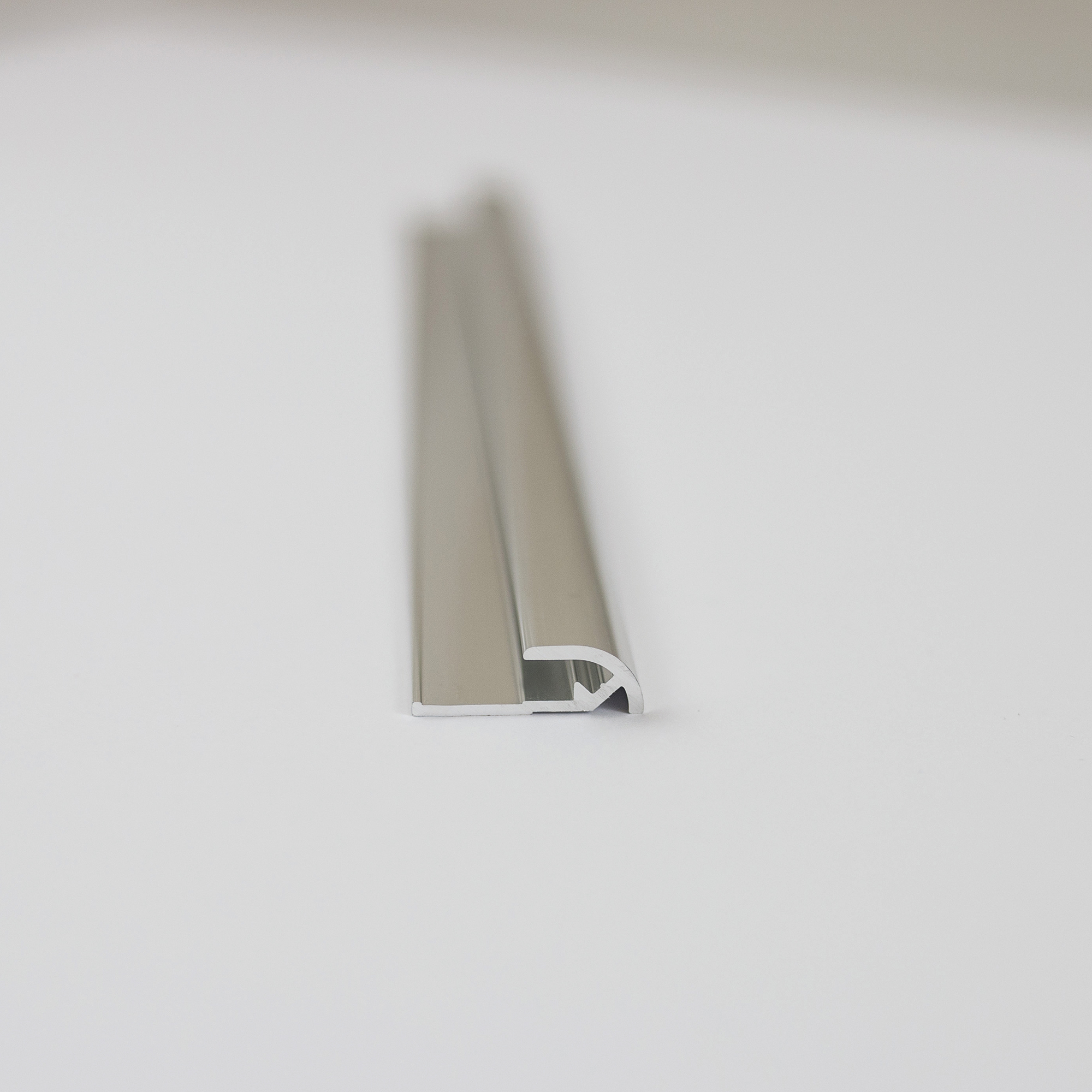 Abschlussprofil rund für Duschrückwände, Alu chromeffekt