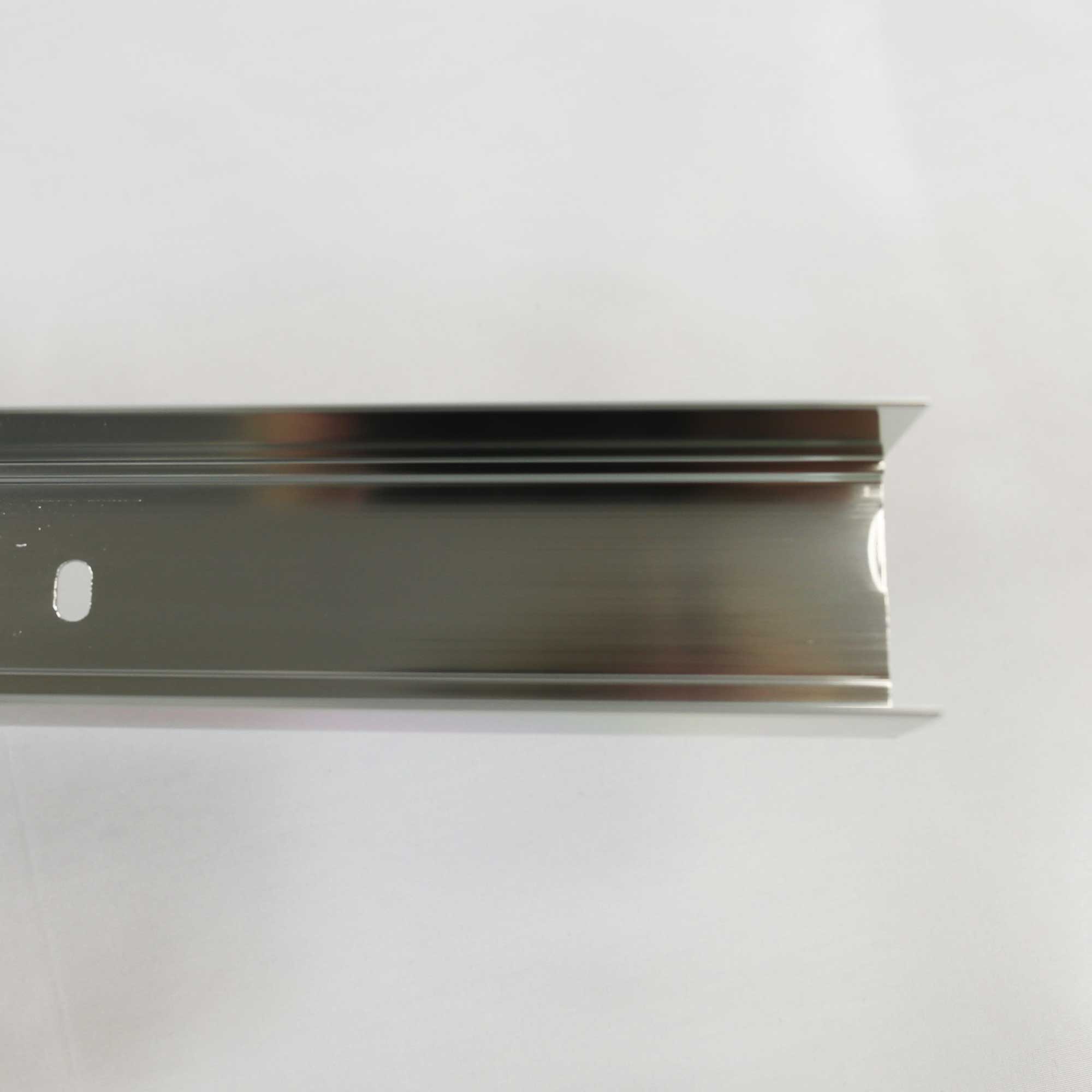 9800005179099 Wandanschlussprofil, gerade, senkrecht, 2000 mm